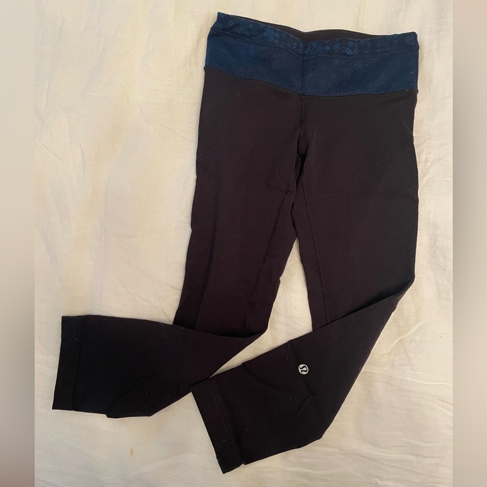 Lululemon black cropped workout leggings, size 2